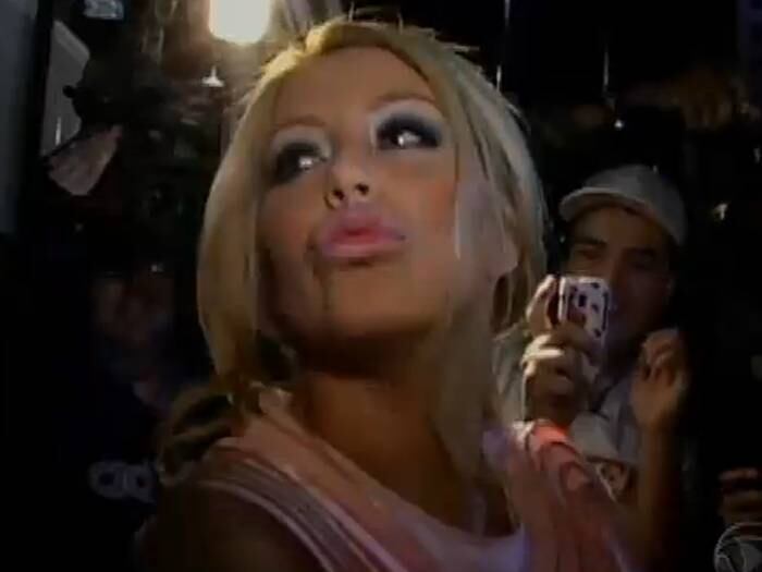 É difícil definir o limite entre o que é público e o
que é privado quando se fala de um famoso

+ Clique aqui e assista à matéria completa!
