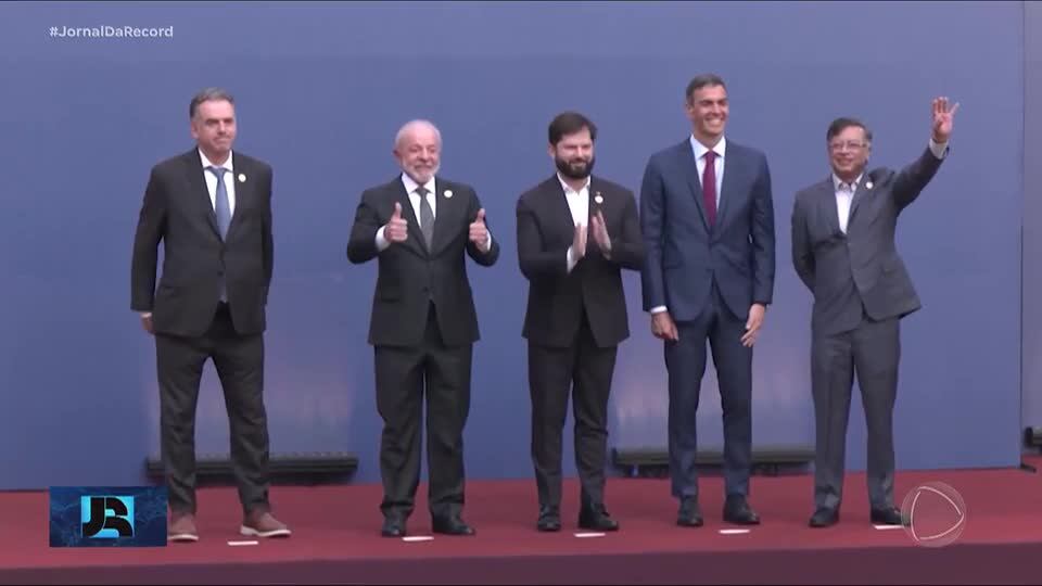 Lula participa de reunião com outros presidentes de esquerda em defesa da democracia, no Chile