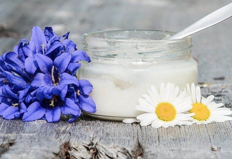 Afinal, o óleo de coco é vilão ou mocinho? Para a nutricionista Maria Flávia Sgavioli, o óleo de coco não é vilão, mas também não é sagrado. "Se você tiver com a alimentação errada e não tiver bons hábitos, não vai adiantar", comenta.