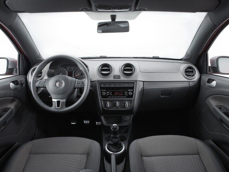 O sistema de som com leitor MP3 e comandos no volante são opcionais no Gol Rallye

VEJA TAMBÉM

>> Utilitário chinês Lifan X60 chega "completão" ao Brasil por R$ 52.777
>> Novo Peugeot 308 fica mais leve e moderno para brigar com VW Golf e Hyundai i30

Quer saber tudo sobre carros: Acesse R7.com/carros
