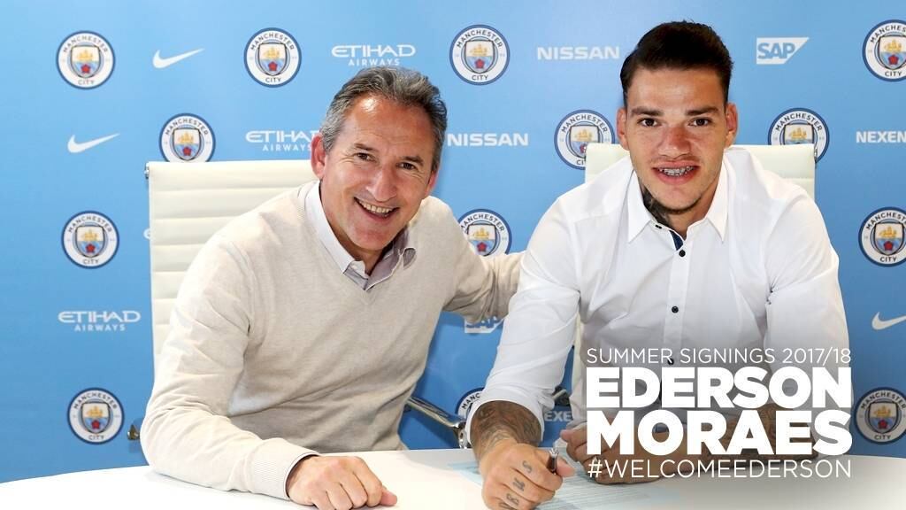 O goleiro Ederson foi um dos vários jogadores que chegaram a Manchester para defender o City de Guardiola. Além dele, o meio-campista Bernardo Silva e os laterais Mendy, Walker e Danilo também vestiram a camisa azul para essa temporada