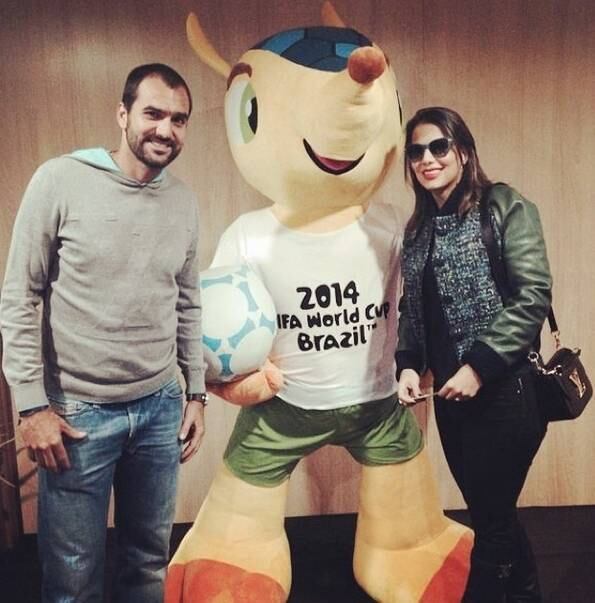 Durante a Copa do Mundo, o casal posou ao lado de Fuleco