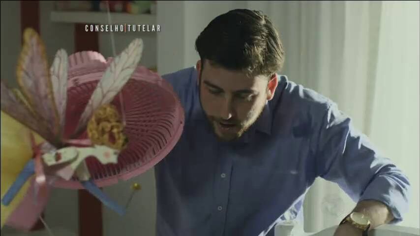 Outra situação revoltante foi a do agressor Davi

+ Aprenda a música exibida na vinheta de Conselho Tutelar

+ César e Sereno investigam caso de menina abusada por familiares


+ Veja imagens chocantes das cenas de violência infantil exibidas em Conselho Tutelar

