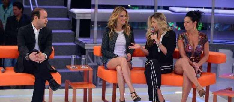 Ao lado do diretor e apresentadores, Adriane Galisteu comenta sua participação no programa