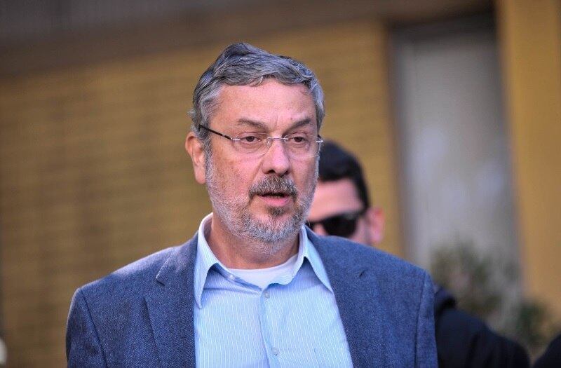 Ex-ministro é acusado de quebrar a ética do PT