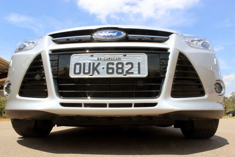 Segundo a Ford, o visual do novo Focus não está prestes a vencer já que vez que não estão previstas reestilizações no modelo para adoção do "bocão" que caracteriza a grade dianteira de alguns modelos da marca como Fusion, New Fiesta e EcoSport  

VEJA TAMBÉM:
Aceleramos o novo Ford Focus, mais moderno, potente e 'salgado' na terceira geração

Saiba tudo sobre carros! Acesse www.r7.com/carros
