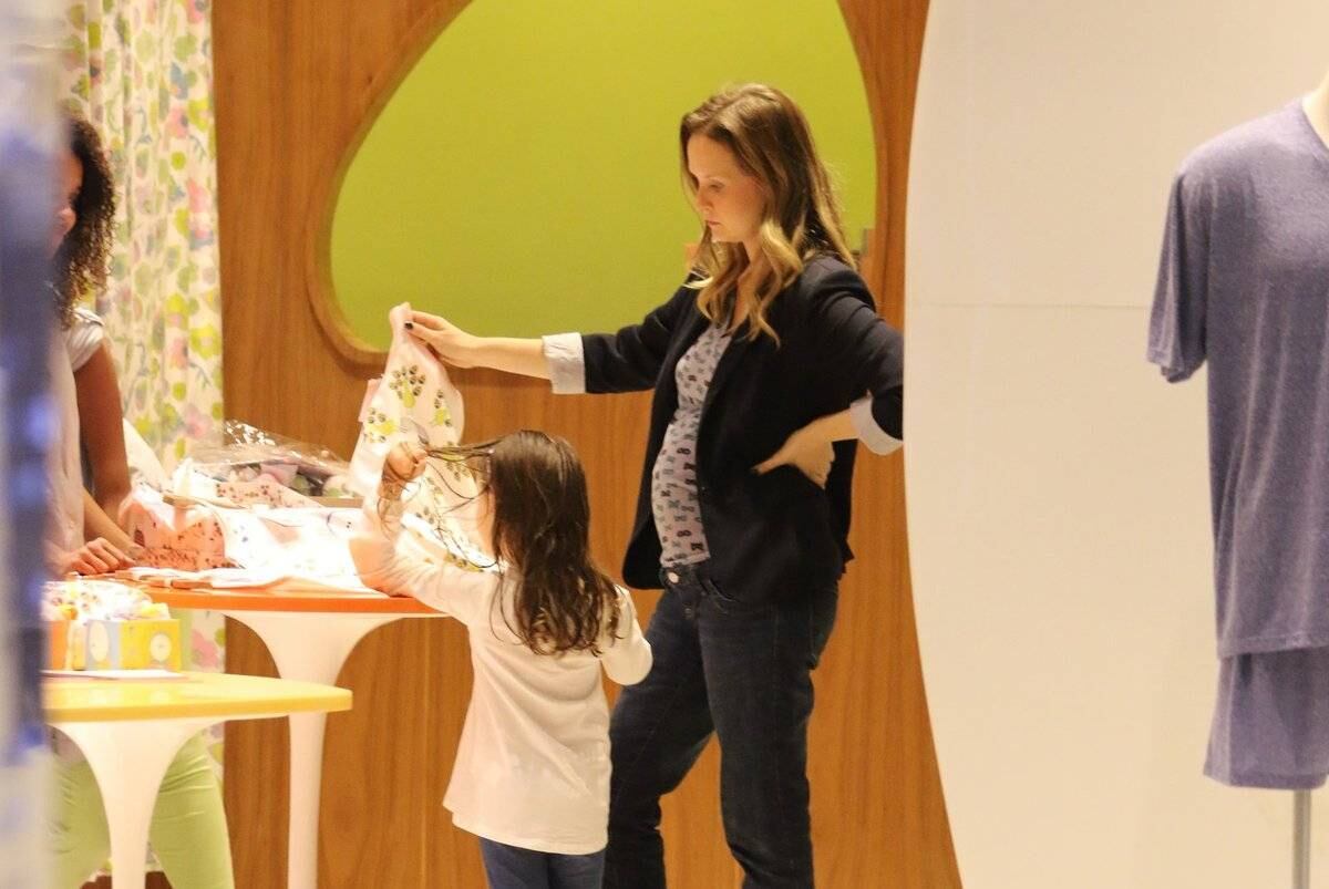 Ela escolheu um shopping na Barra da Tijuca, no Rio de Janeiro, para fazer as compras