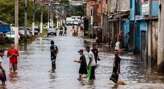 Alagamentos contêm bactérias que podem causar diarreias, entre outras doenças