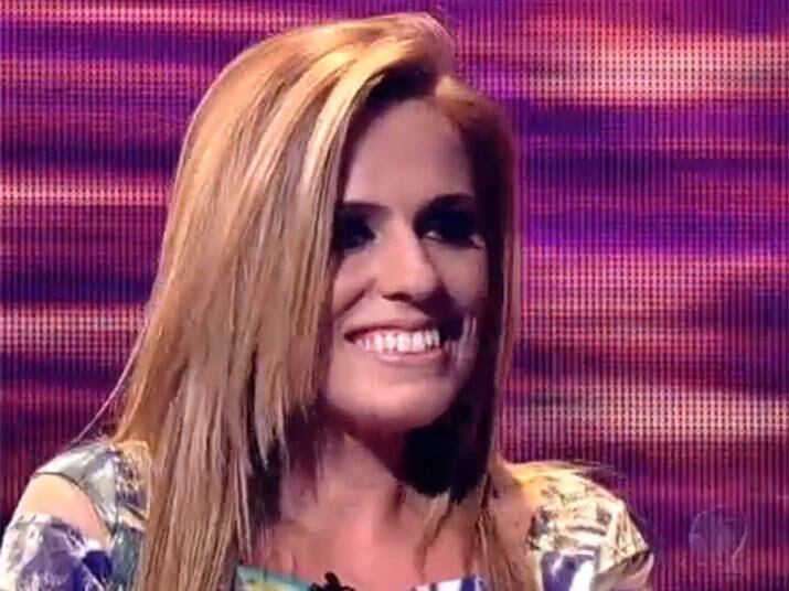 Stephane se interessou pelo George, o rapaz que disse: "Quem quiser ser feliz, vem comigo!"

— Fiquei curiosa para saber como ele vai me deixar feliz

+ PARTICIPE DA ENQUETE E ELEJA A MAIS BONITA

+ Rafael Cortez: “Me assusto quando as mulheres ficam masculinas na relação”

+ Tainara descobre afinidade com Jorginho: "Temos algo em comum: ele é corinthiano"


