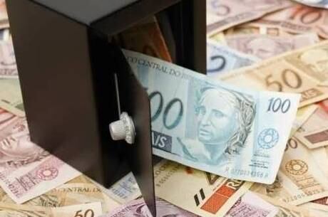 Dinheiro destinado aos políticos citados pelos delatores da Odebrecht bancaria 481 mil salários mínimos de R$ 937