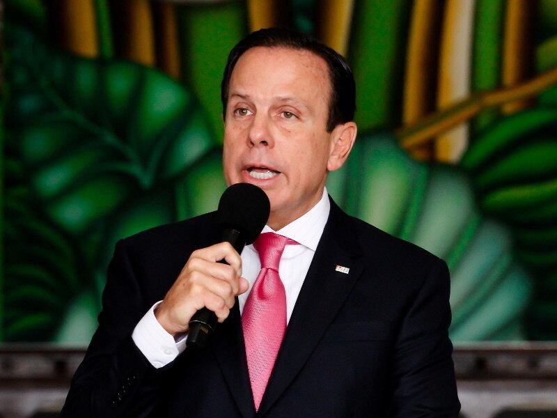 Governador Joao Doria decreta obrigatoriedade no uso de máscaras