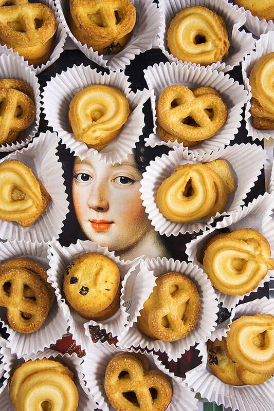 Com o projeto "Accident Series” ("Série Acidentes"), Badar, que vive em Nova York, dá uma terceira
dimensão às pinturas ao aplicar objetos, comida e pinturas antigas com
impressão barata