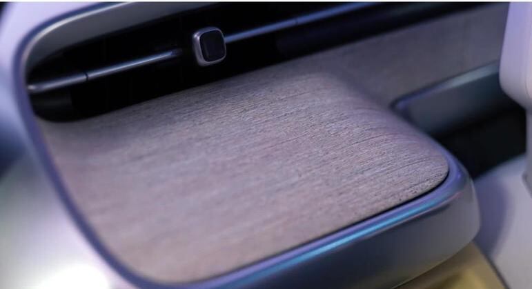 Bancos por exemplo são feitos a partir de fios chamados SEAQUAL