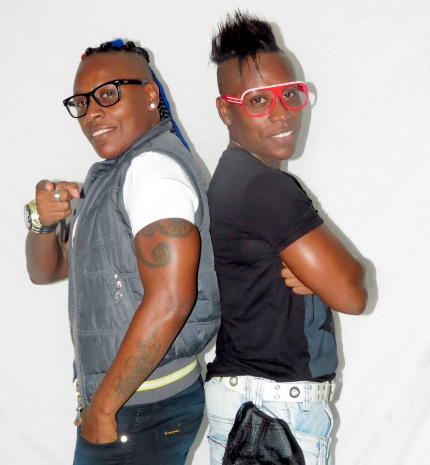 As duas, que tentam retomar o sucesso que tiveram nos anos 90, creditam a turbulência ao "olho gordo" e à inveja.  

— Estamos sempre na batalha e tem aquele ditado: 'A gente
não agrada a todos'. Tem muita gente que tem inveja de nós. Às vezes, você não
tem nada e a pessoa sente inveja. Às vezes, só pelos seus projetos darem certo
muita gente acaba colocando olho gordo