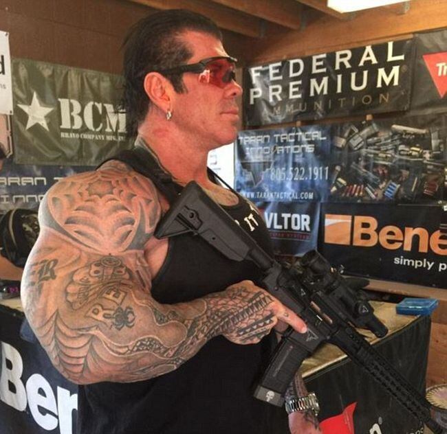 Ele usou anabolizantes por 20 anos e ficou assim... 