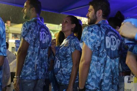 Carolina Ferraz aguarda a chegada de sua segunda filha aos 47 anos