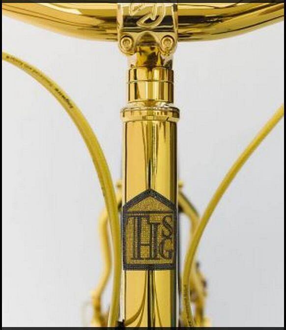 Os compradores interessados em colocar as mãos na bike de ouro devem ser rápidos, porque a fabricante do produto planeja colocar somente outras 12 iguais no mercado