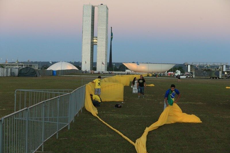 Movimento de manifestantes em Brasília começava a se intensificar