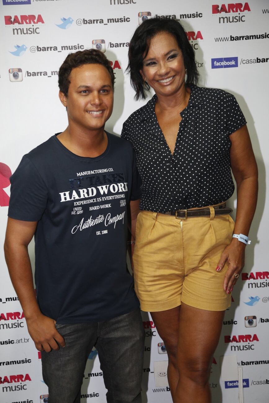 Solange Couto foi uma das celebridades que não perderam a oportunidade de tietar Ivete 

