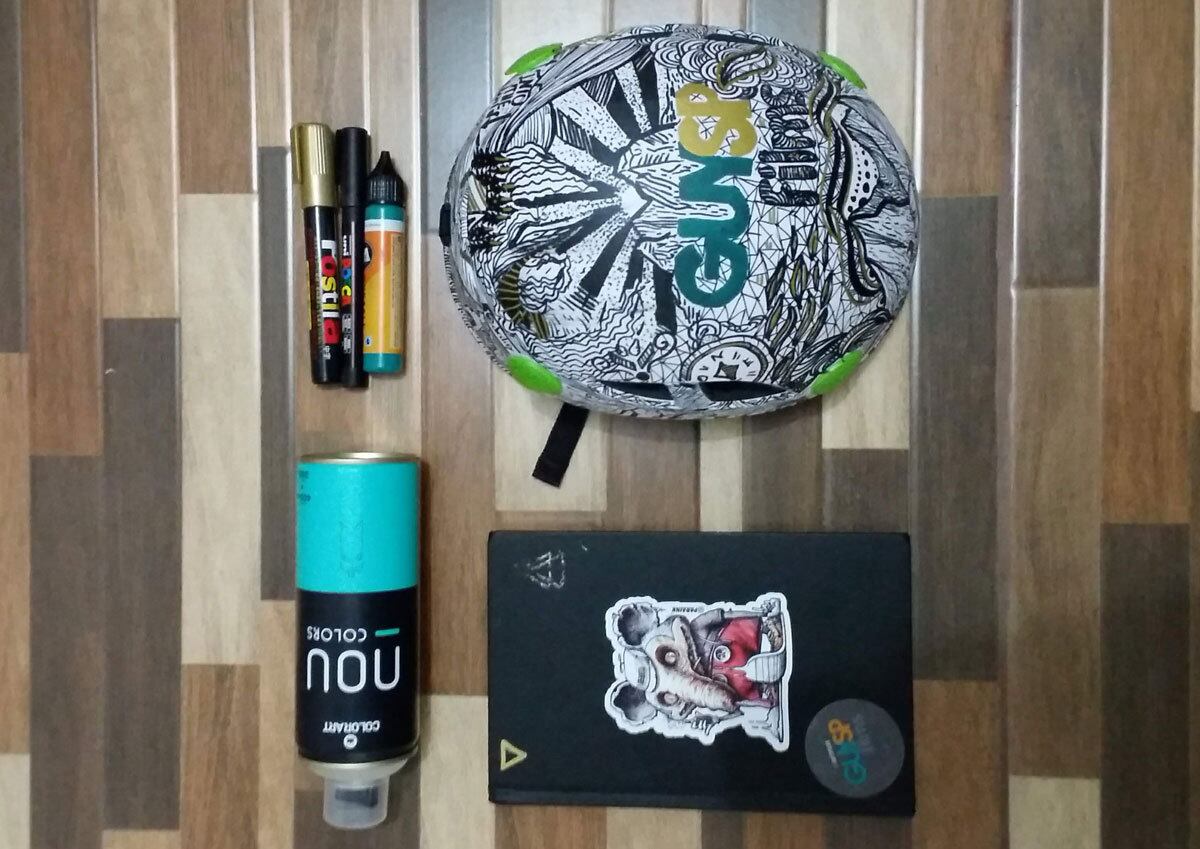 Capacete pintado
