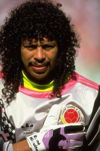 Higuita ficou conhecido por seu jeito peculiar de jogar. Gostava de driblar, sair do gol, bater falta, pênalti. Muitas vezes, sua loucura acaba por prejudicar suas equipes