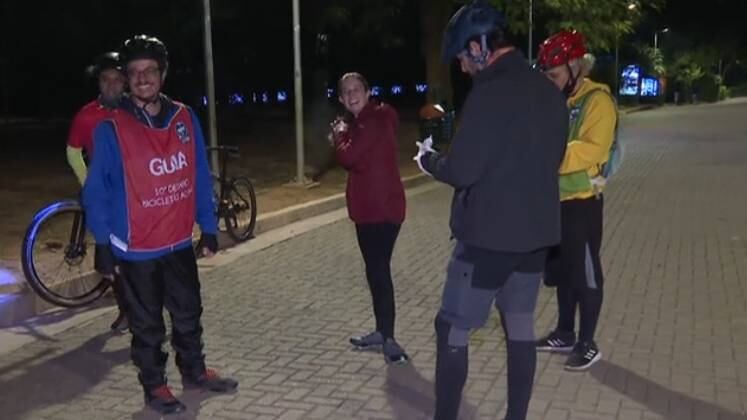 Algumas pessoas acreditam que no frio fica mais fácil de praticar atividades físicas, isso porque, para eles, os músculos não se cansam tanto quanto no calor e não há fadigas. Entretanto, os médicos alertam para riscos quando se faz exercícios em baixas temperaturas: respirar o ar gelado com a boca, devido ao esforço físico, pode ser um desses problemas