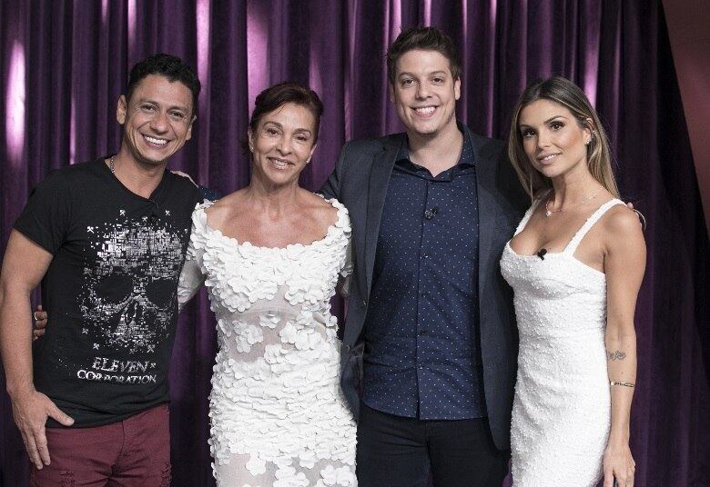 Um papo divertido e
bem-humorado acontece no Programa do Porchat desta terça-feira (2). O apresentador
conversa com Flávia Viana, vencedora de A Fazenda Nova Chance e, atualmente, repórter da décima edição do reality, MC Leozinho, que participou
da segunda temporada do programa, e Vida Vlatt, eliminada na semana passada do confinamento