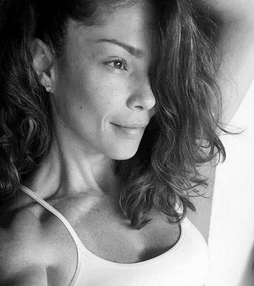 Além de vender produtos fitness, Thalita segue uma rotina regrada de exercícios