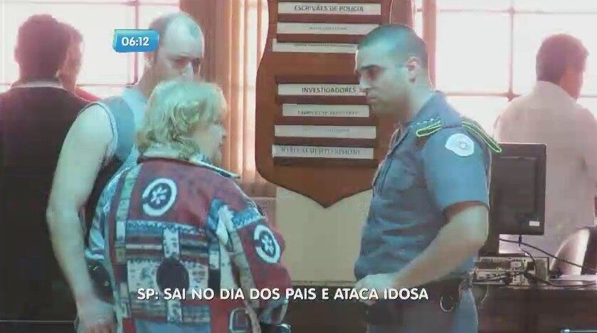 Depois,
policiais fizeram buscas no bairro e conseguiram prender o homem