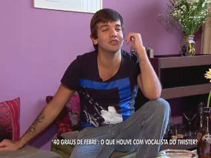 Passado o susto, o músico manda um recado para todos que acompanharam sua carreira e usuários de drogas.
— Eu poderia ter morrido antes de ser preso. Bati o carro várias vezes pelo efeito das drogas
Clique aqui e assista como está o cantor Sander do Twister, após sair da prisão!