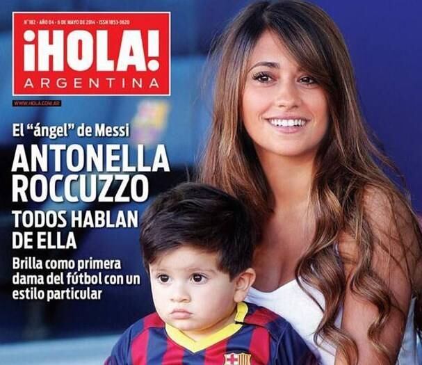 A discreta Antonella Roccuzzo, namorada de Messi, provoca a curiosidade da mídia argentina, que considera a gata como a primeira dama do futebol.

Na tentativa de desvendar um pouco mais a vida de Antonella, a revista iHola! traçou um perfil da morena, considerada o anjo de Lionel Messi