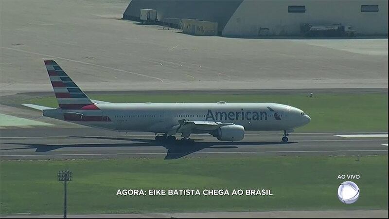 O empresário chegou em um voo da American Airlines, com origem em Nova York
