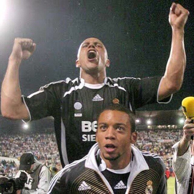 Outro prestar sua homenagem foi o atual dono da vaga que por tanto tempo foi dele. O lateral Marcelo, do Real Madrid, postou uma foto de quando os dois atuavam juntos pelo clube com a seguinte frase:
- Feliz aniversário para o MELHOR. #ídolo -