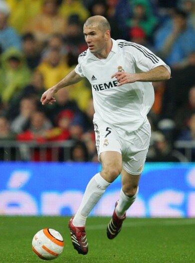 

O inglês David Beckham e o
francês Zinédine Zidane foram outros jogadores do Real que tiveram seguro
contra lesões


