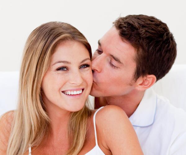 Enquanto alguns tem milhares de seguidores no Instagram e são adorados dentro e fora das redes sociais. Algumas pessoas não têm tanta sorte. Porém, felizmente a ciência descobriu algumas técnicas que podem deixar você mais atraente para terceiros. Veja: