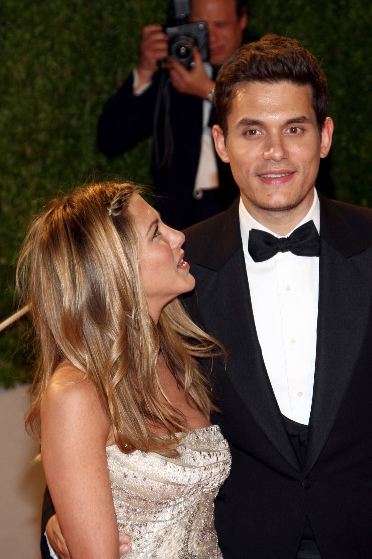 Jennifer Aniston
A atriz teve um namoro "iô-iô" com Mayer em 2008 até 2009. E, se por um lado seu relacionamento com Jessica não acabou bem, de Jennifer ele só guardou elogios. Também à revista US Magazine, ele descreveu a ex-protagonista de Friends como a pessoa mais comunicativa, doce e educada