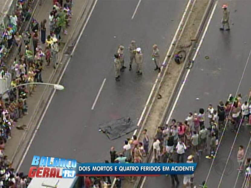 Segundo a polícia, o motorista do ônibus fugiu sem prestar socorro