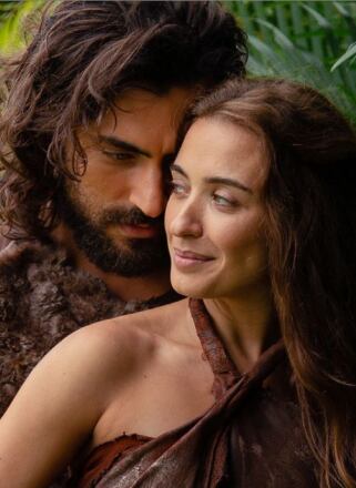 CASAIS

Gênesis propõe contar a história de homens e mulheres da Bíblia, começando com a história do primeiro casal, Adão e Eva. O romance puro e perfeito se transformou em um relacionamento carregado de mágoas e pensamentos falhos a respeito do sexo oposto. A história desse casal é emocionante e vai ajudar muitos outros casais, que também terão seu espaço na novela, a se entenderem e a se reconciliarem