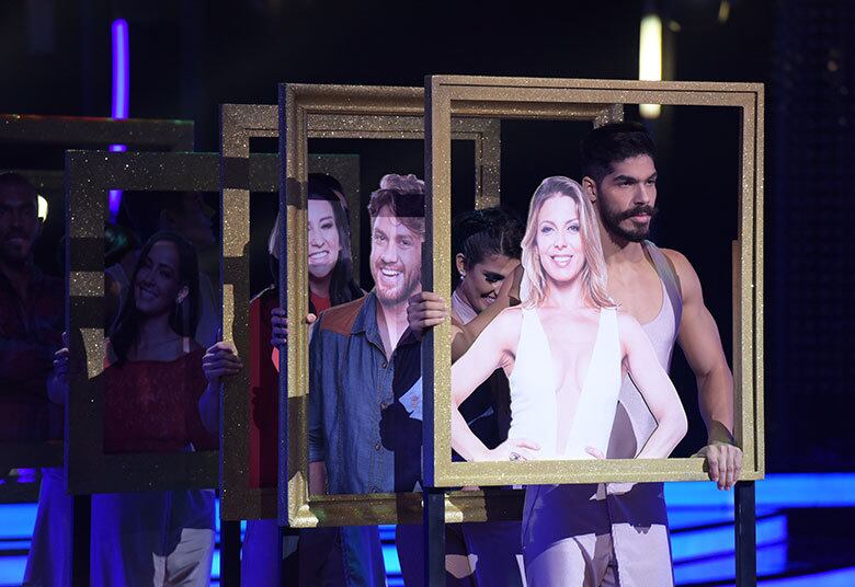 O Dancing Brasil desta segunda (1) esteve recheado de boas lembranças. Os artistas tiveram que escolher um momento importante de sua vida e traduzi-lo em uma música e uma coreografia. Para começar em alto astral, ao som de Story Of My Life, os técnicos dançaram com quadros das estrelas 