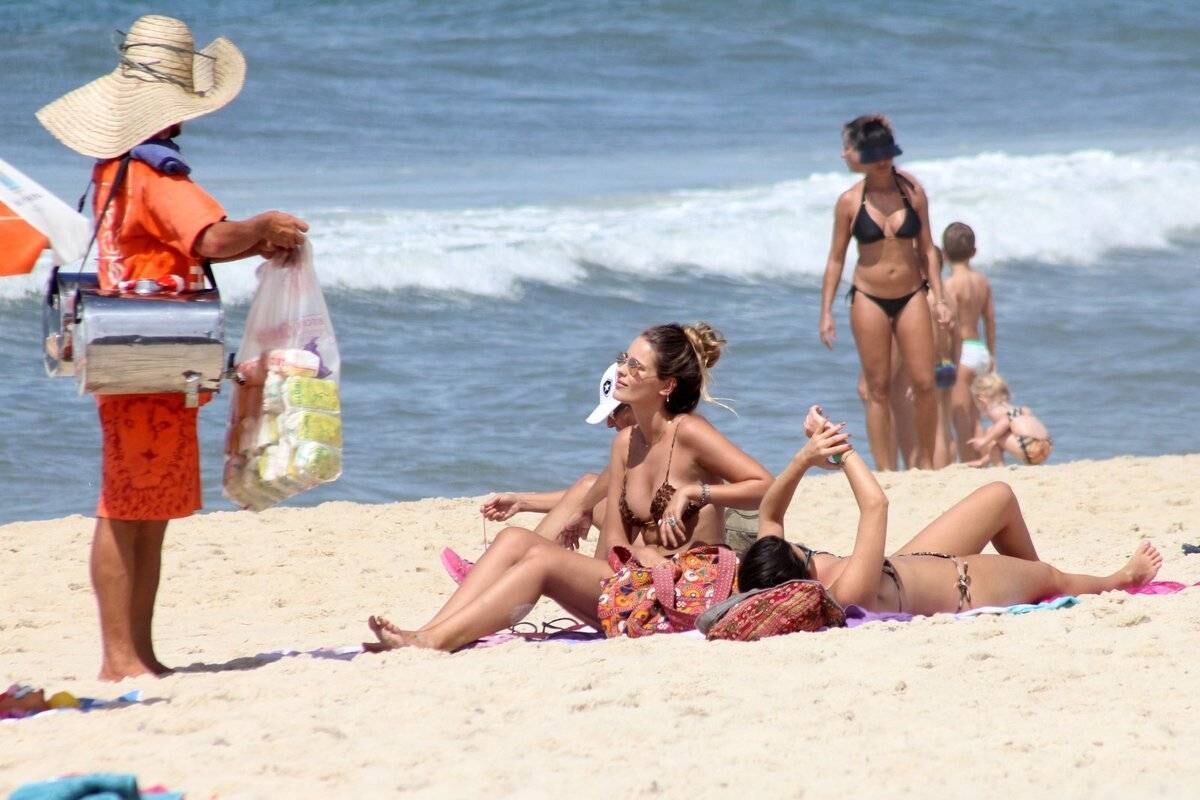 Ela, que não come nada de origem animal, comeu um biscoito de polvilho 