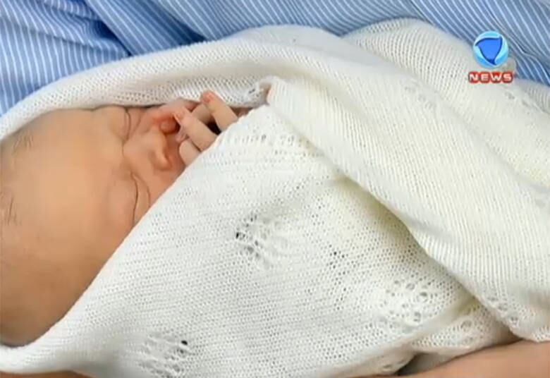 

O pequeno príncipe recebeu o nome de George, tradicional na
família britânica

+ Contar piada e falar mal de sogra está fora de moda

+ Já curtiu a página da Record News no Facebook? É só clicar!

+ Siga a Record News no Twitter e receba todas as notícias do programa
