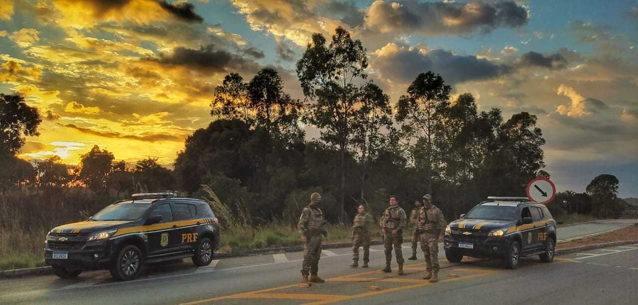 PRF faz bloqueios nas estradas para impedir fuga de Lázaro Barbosa no 13º dia de buscas