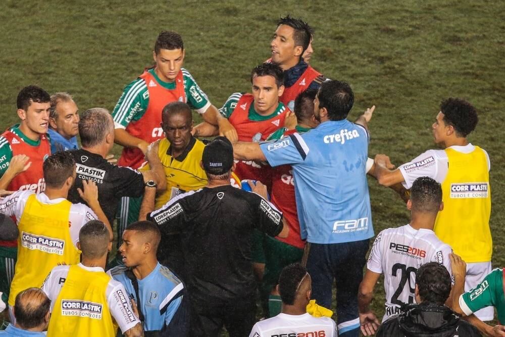 Clima foi tenso no jogo de ida da final da Copa do Brasil