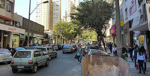 Comércio essencial está fechado desde 11 de janeiro