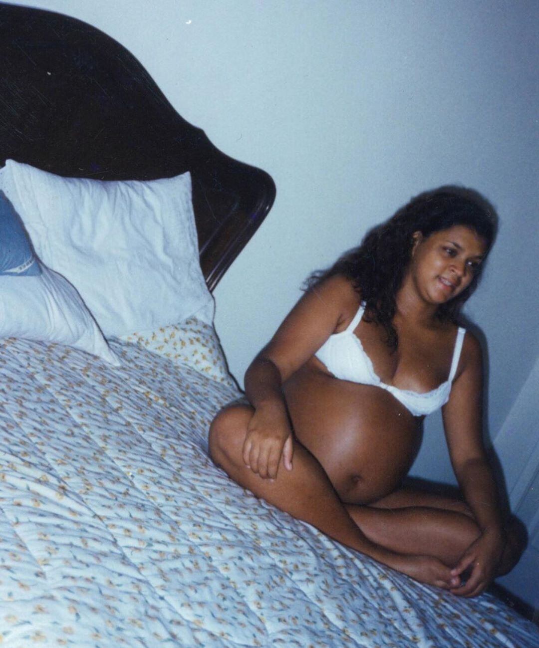 Na legenda de um total de 10 fotos, Preta descreveu, em detalhes, como se deu o parto