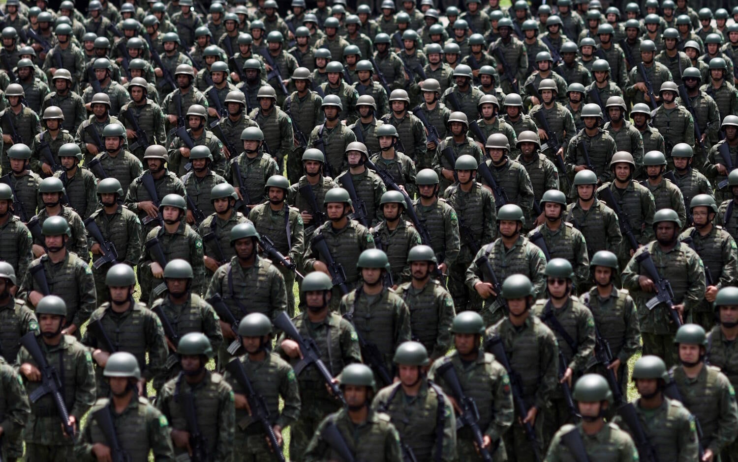 O ensaio do corpo de fuzileiros navais, no Complexo Naval da Ilha do Governador, tinha o objetivo de dar o pontapé inicial no IV Simpósio do Corpo de Fuzileiros Navais