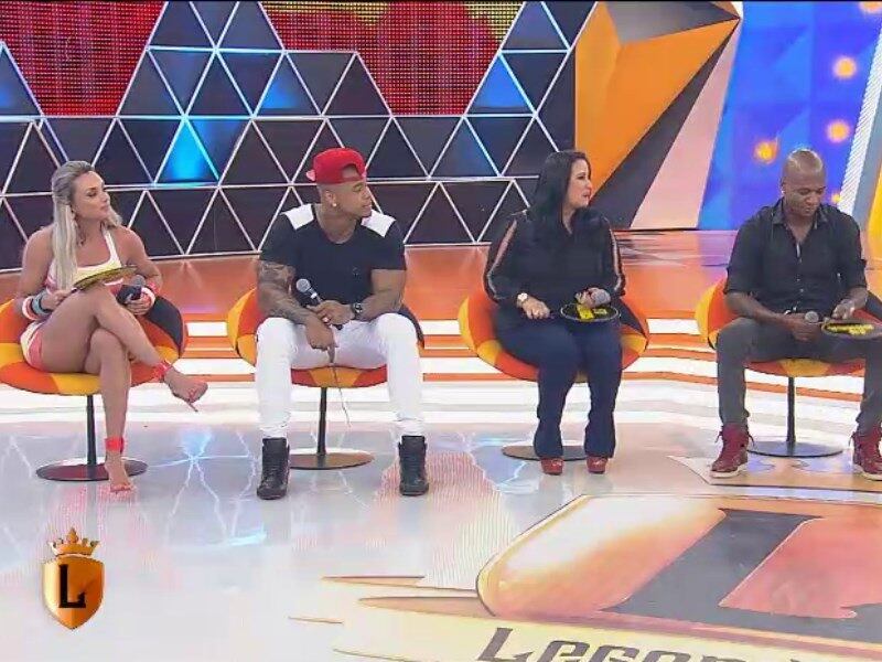 O jogo, que estreou no sábado (28), tem o objetivo de arrancar as confissões mais cabeludas dos famosos. Quem cai na teia da brincadeira não precisa justificar sua resposta, mas, como diz o nome, somente falar a verdade

+ Léo Santana, Juju, Fabíola Gadelha, Mion e Léiz encaram o É Proibido Mentir

+ Kelly Key se derrete pela filha: “Ela é uma versão melhorada de mim”
