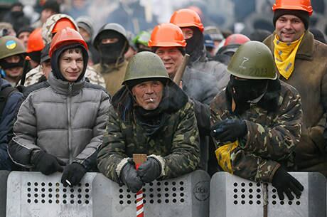 Manifestantes se encontraram ontem e neste domingo (9) em Kiev