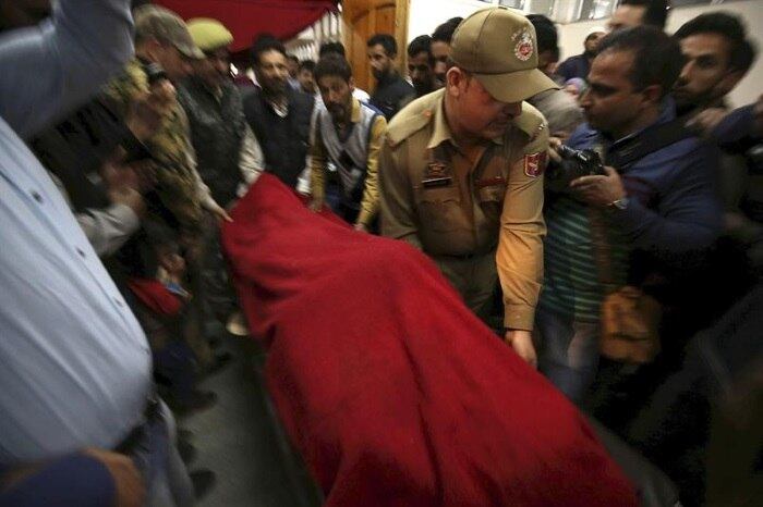 Um representante do governo de Telangana, B.R. Meena, assinalou ao Indian Express que a maioria dos mortos "estavam expostos ao calor enquanto trabalhavam" e que "a desidratação e o calor causaram as mortes"