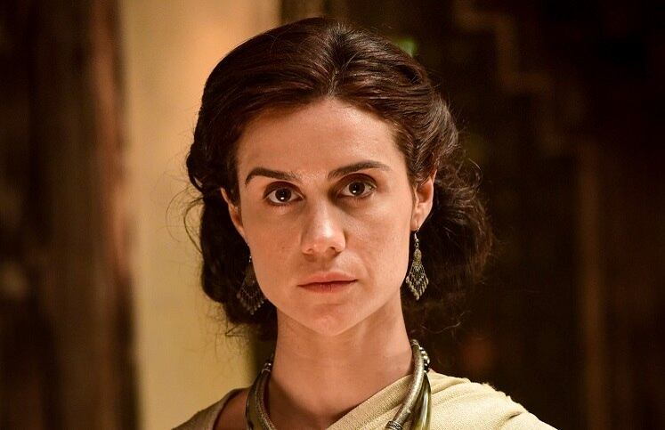 Queridos por uns e rejeitados por outros, os pais de Abraão tiveram uma passagem marcada por muitos conflitos na fase de Ur. Amat, que nunca abandonou ou trocou sua fé pela idolatria aos deuses pagãos, passou a ter muitos problemas com Terá e tentou alertá-lo. Relembre, a seguir, as vezes em que Amat se decepcionou com o marido.